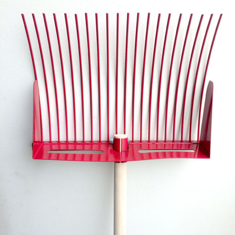 Millenia Stable Shovel
